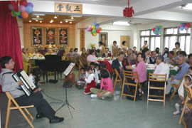 94�~�k�ɷq�Ѹ`�G�Ϥ@