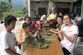 2011�~�k�ɨൣ�ˤl�L�O��