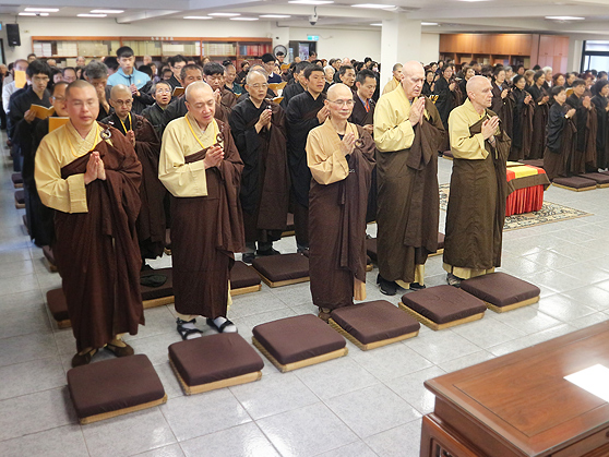 �G���@�K�~�k�`�X�ݹΤj�d�k�|����G�Q�G��C��ܤE�� - �O�_�k�ɦL�g�|